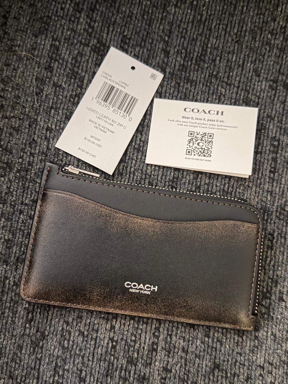 Coach New York Zip Card Case in Ruboff Glovetanned Loved Leather Black/Brown NWT - Picture 6 of 16